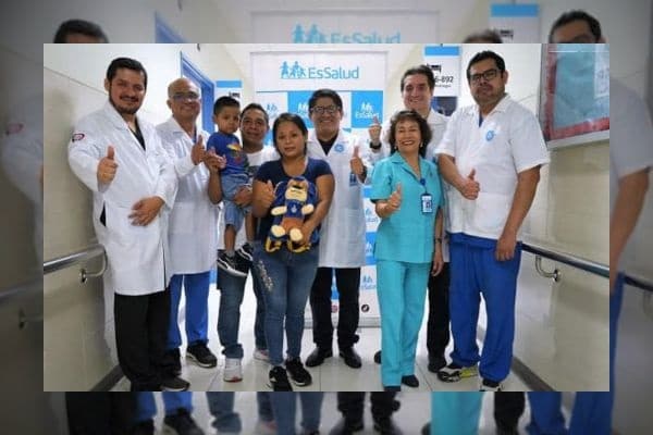 Diario expreso - Extraen tumor gigante en pulmón de niño de 3 años