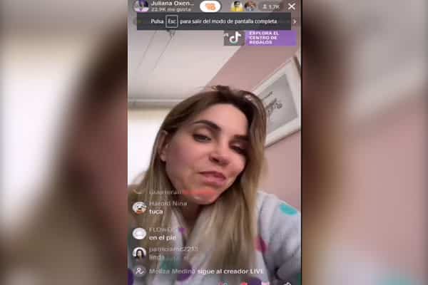 Diario expreso - Juliana Oxenford transmite en vivo y usuarios la «trolean»